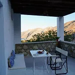 Caza Rina Appartment, Feriehus Simi