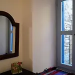 Caza Rina Appartment, Feriehus Simi