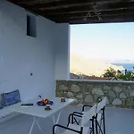 Feriehus Caza Rina Appartment, Simi