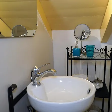 Caza Rina Appartment, Casa de Férias *